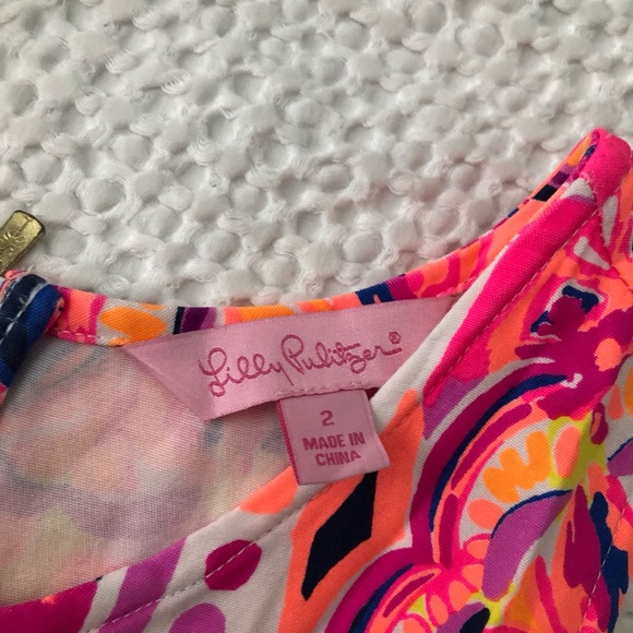 Lilly Pulitzer dress size 2 has some stretch and very flattering on. - Picture 3 of 3